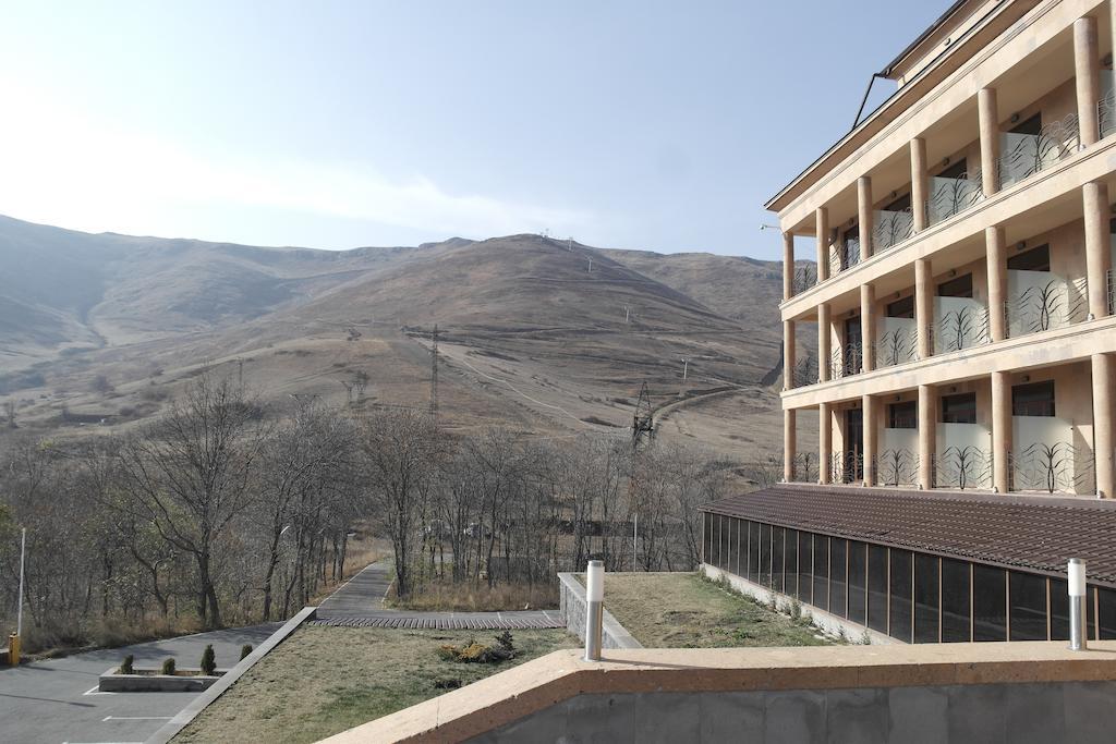 Akhtamar Hotel Cjsc Arzakan Exterior photo