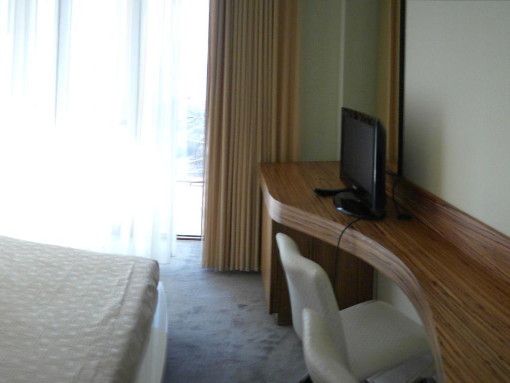Akhtamar Hotel Cjsc Arzakan Exterior photo